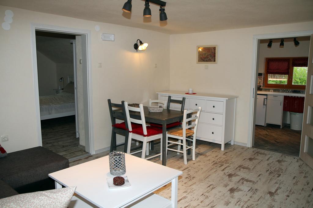 Apartma Obrh Smarjeske Toplice Exterior photo